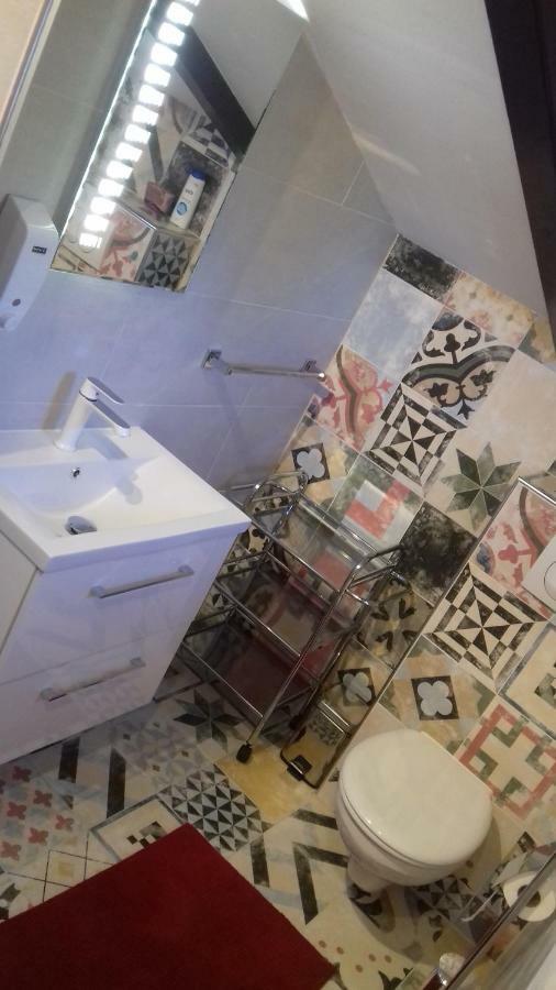 Holiday Home Nora**** Loznati Cres 外观 照片